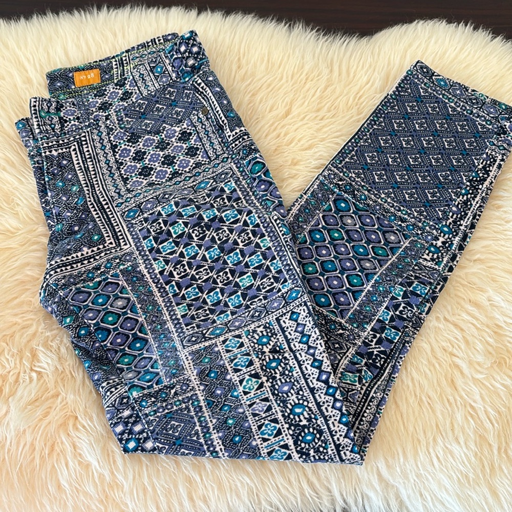 Pilcro and the Letterpress corduroy skinny pants